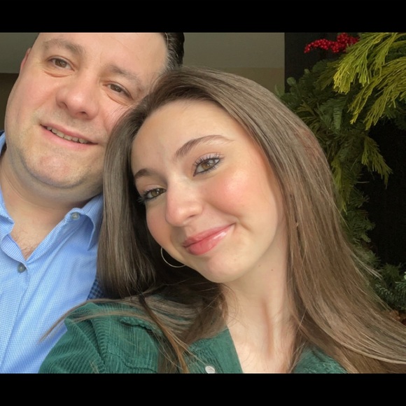 Profile Picture of Abi Darocha (@abbi4995) on Poshmark