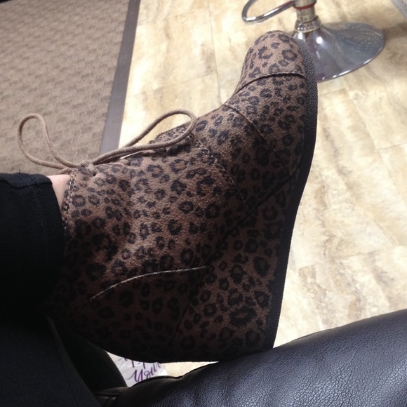 Profile Picture of Jen Veltman (@jenveltman) on Poshmark