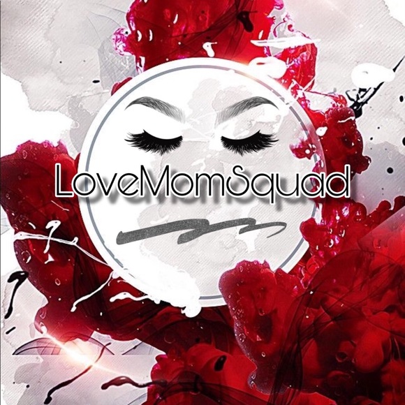 Profile Picture of Astrid Planell (@lovemomsquad) on Poshmark