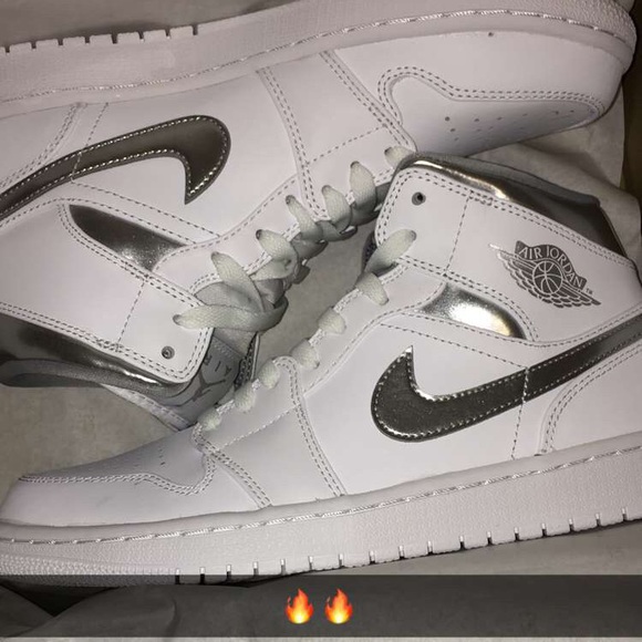 Aidan Morgan - Poshmark Profile Picture of Aidan Morgan (@aidanmorgan) on Poshmark