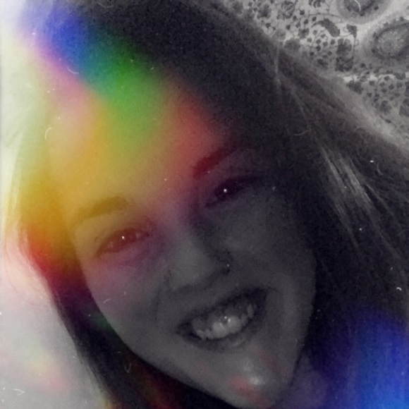 Profile Picture of Samantha Micakovic (@s_micakovic) on Poshmark