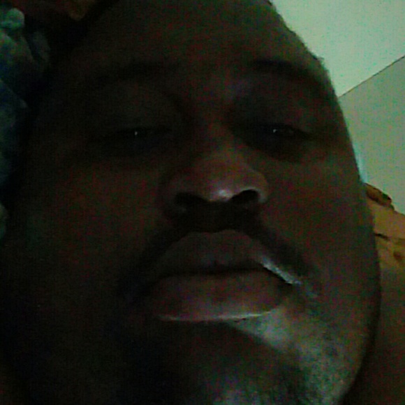 Profile Picture of Marvin Crumbsy (@marvin242526) on Poshmark