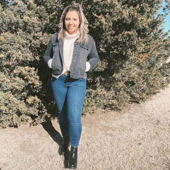 Profile Picture of Brook Marshall (@bromarsh) on Poshmark