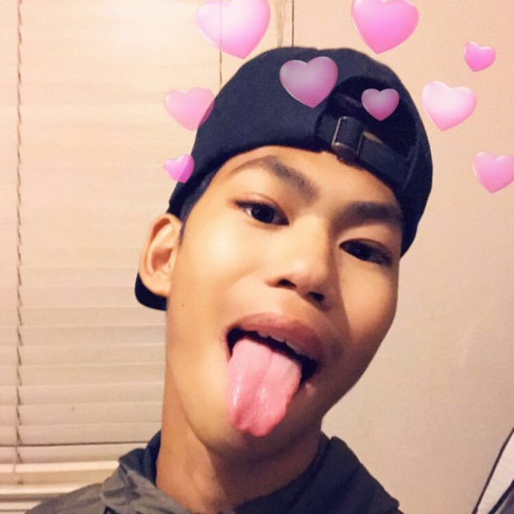 Profile Picture of Kevin Nhim (@ovokevo) on Poshmark