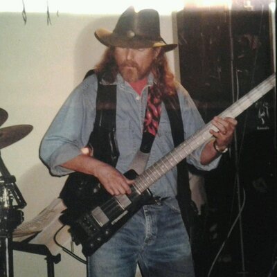 Profile Picture of John Lorenzi (@LorenziJohn) on Twitter