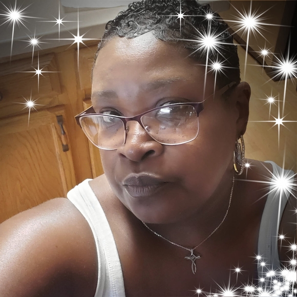 Profile Picture of Stacey Lane (@sdlane46) on Poshmark