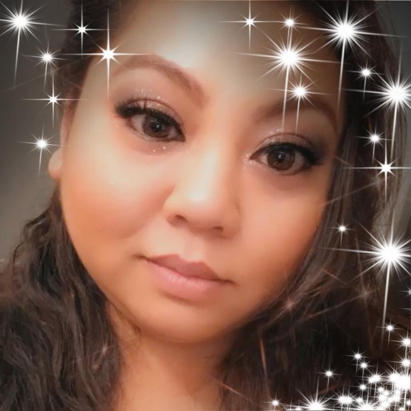 Profile Picture of Vicky Trinh (@vickytrinh86) on Poshmark