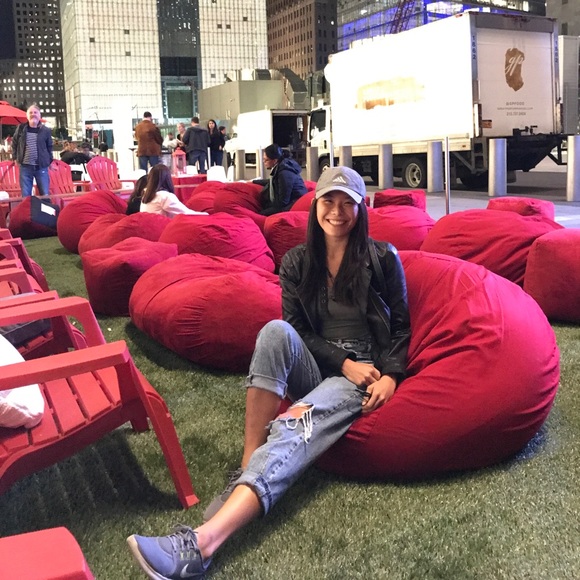 Profile Picture of Winnie Yu (@winnie525) on Poshmark