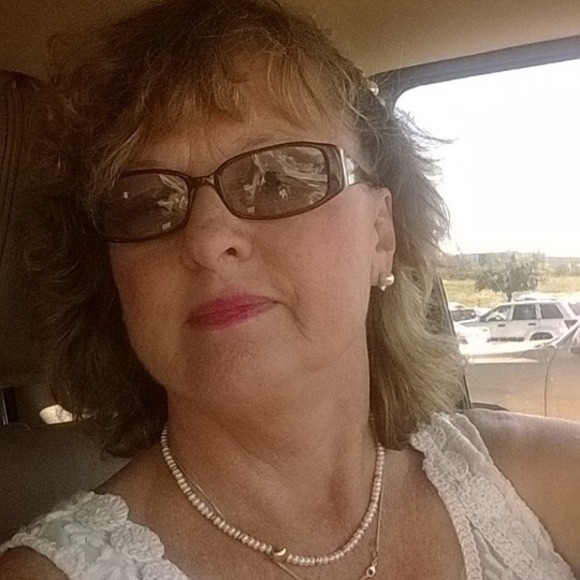 Profile Picture of Robin Raber (@raberrobin) on Poshmark