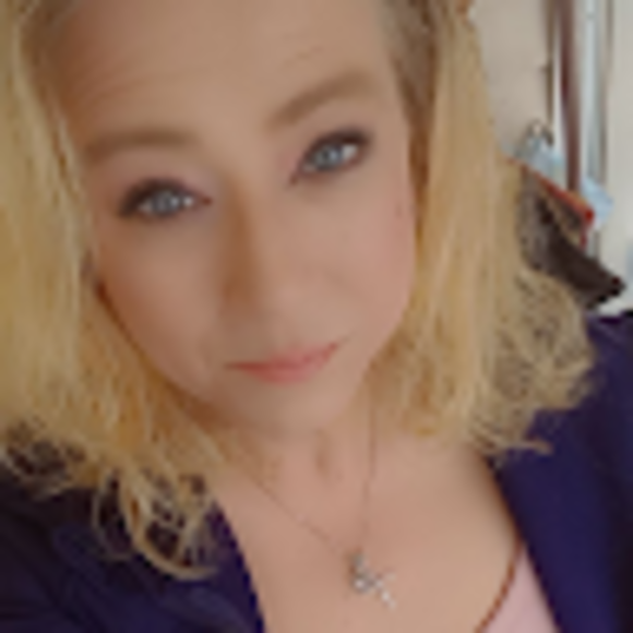 Profile Picture of Tracee Wallace (@tracee_wallace) on Poshmark