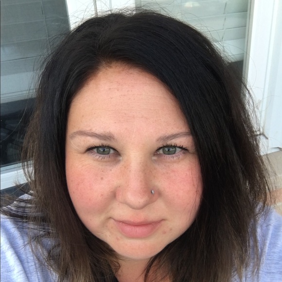 Profile Picture of Erin Fountain (@ejfountain) on Poshmark