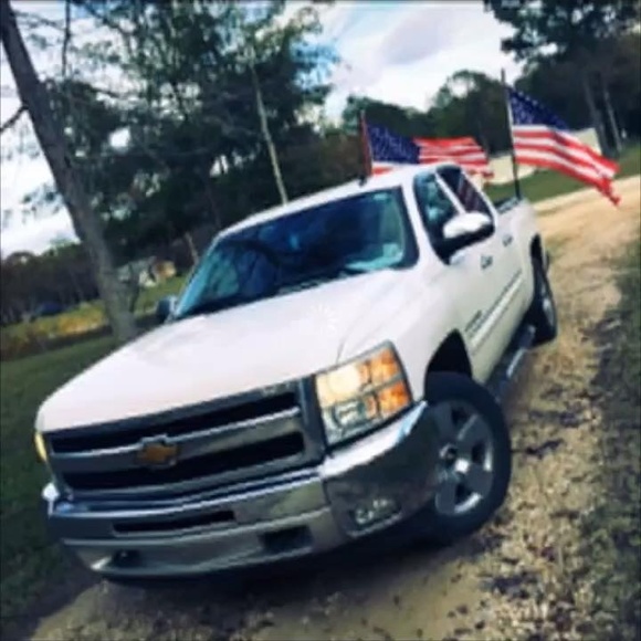 Profile Picture of Steven Gordon (@stevengoredon03) on Poshmark