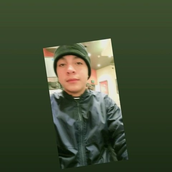 Profile Picture of Alex Castañon (@castanonalex933) on Poshmark