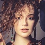 Profile Picture of Danielle Rose Russell (@itsdaniellerussell) on Instagram