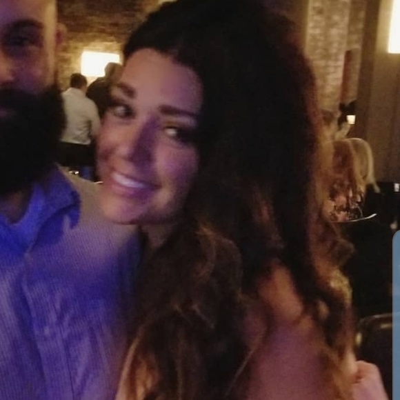 Profile Picture of Laura Simko (@laur4444) on Poshmark