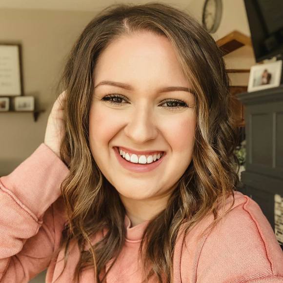 Profile Picture of Amanda Steffke (@steffke1am) on Poshmark