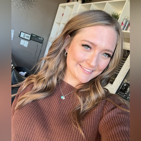 Profile Picture of Justine Vetsch (@justinevetsch) on Poshmark