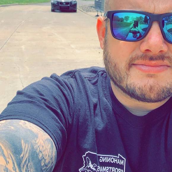 Profile Picture of Josh Sipe (@sipeflm) on Poshmark