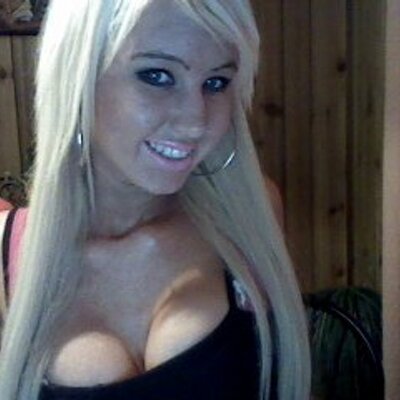 Profile Picture of Amelia Prentice (@amziepants) on Twitter