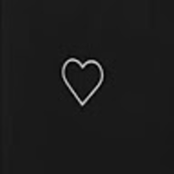 Profile Picture of Talia Schupak (@taliaschupak) on Poshmark