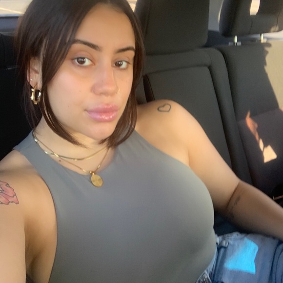 Profile Picture of Kimberly Pichardo (@notkimpichardo) on Poshmark