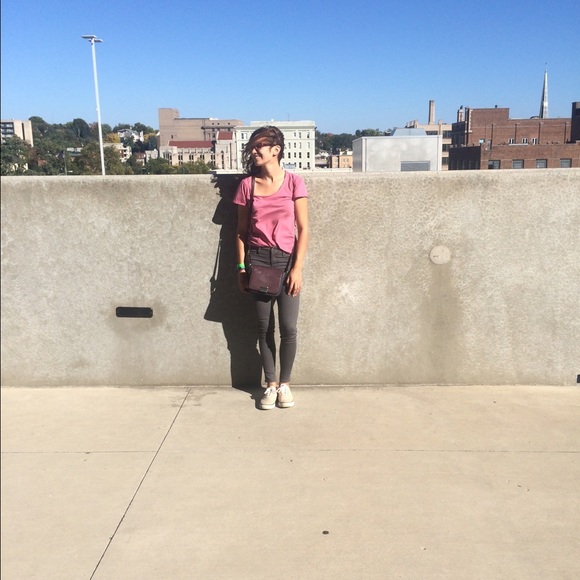 Profile Picture of Mary Peter (@mmpetervb) on Poshmark