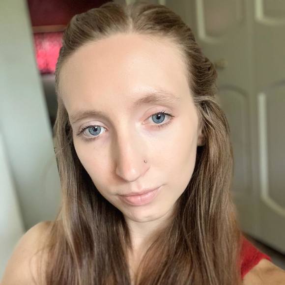 Profile Picture of Brianna Lones (@blones13) on Poshmark