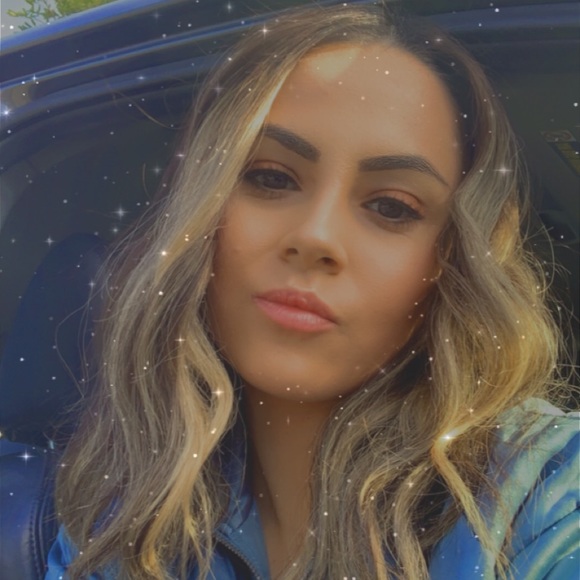 Profile Picture of Brittney Ramirez (@_brittneyxo) on Poshmark