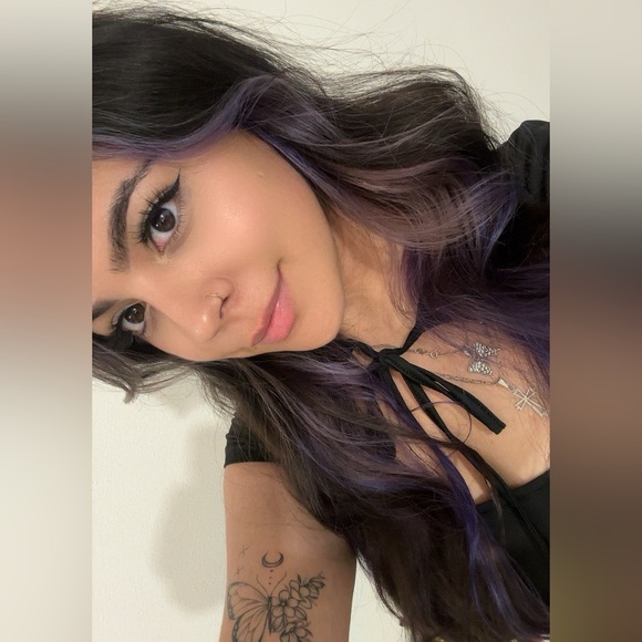 Profile Picture of Daniela Plascencia (@_dannielaa) on Poshmark