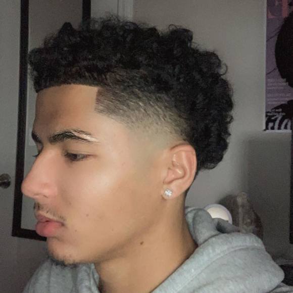 Profile Picture of Hayden Mason (@haydenmason_) on Poshmark