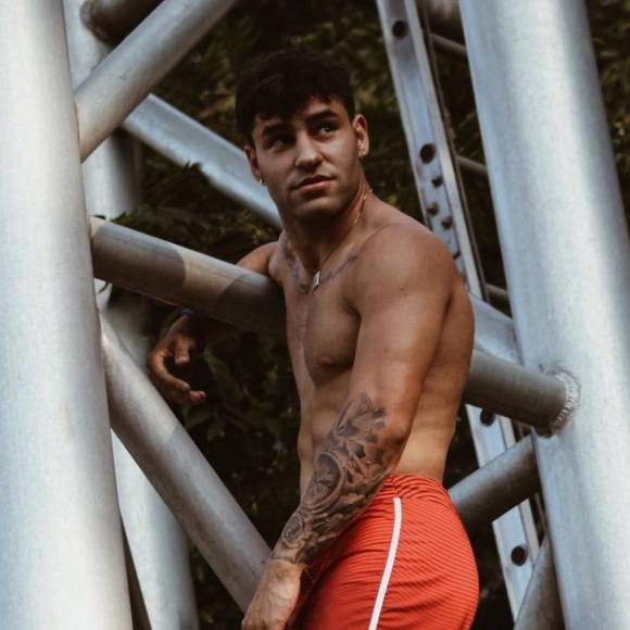 Rocco Poelzlbauer - Poshmark Profile Picture of Rocco Poelzlbauer (@rpoelzlbauer) on Poshmark