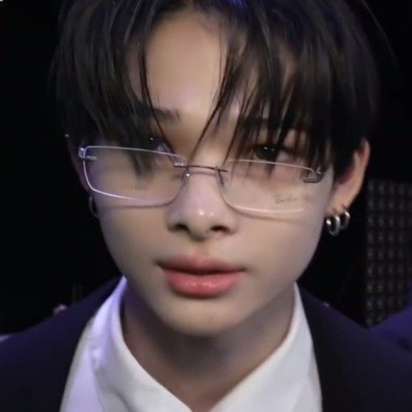 Profile Picture of Abby Thonus (@abbythonus) on Poshmark