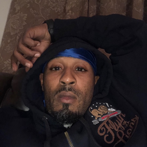 Profile Picture of Juniour Ottey (@topshata792zoid) on Poshmark