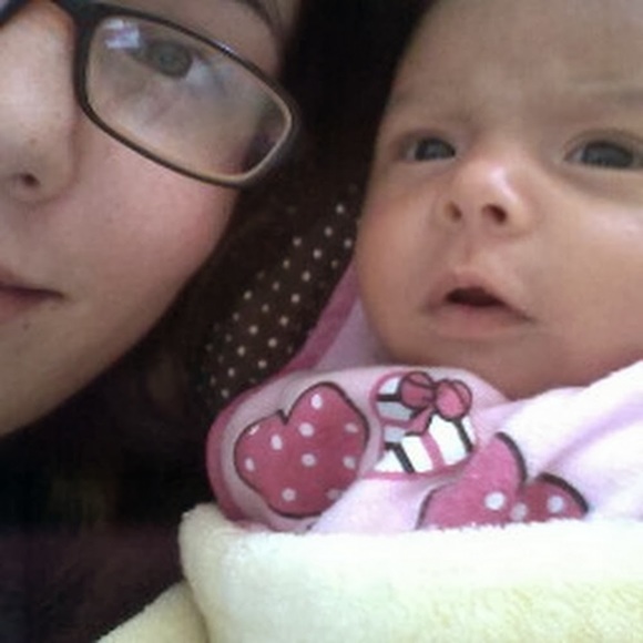 Profile Picture of Amanda Fink (@mandamooloulou) on Poshmark