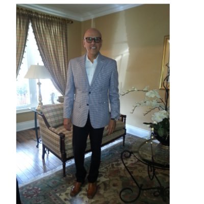 Profile Picture of Joseph Amendola (@amendolasells) on Twitter