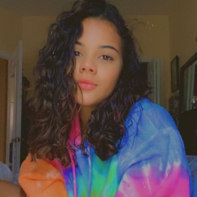 Profile Picture of Emily Lopez (@EmilylopezX) on Twitter