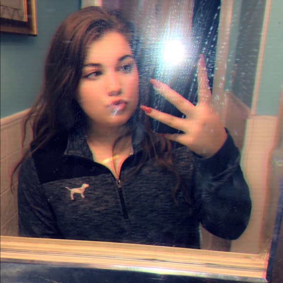 Profile Picture of Aaliyah Jones (@aaliyahmjones) on Poshmark