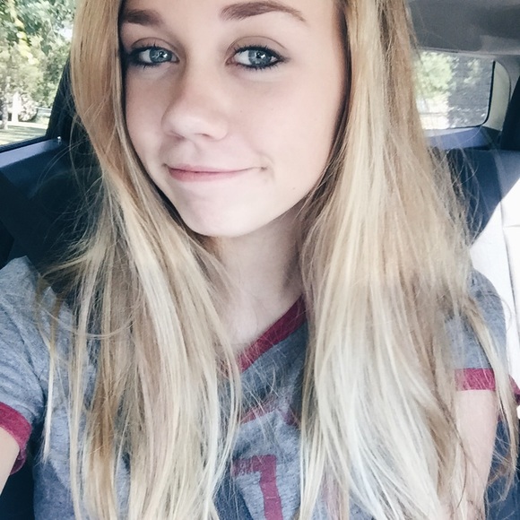 Profile Picture of Hannah Latimer (@hannah_latimer) on Poshmark
