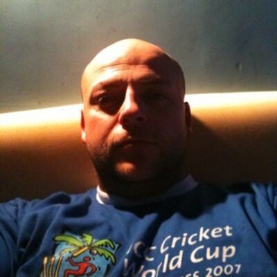 Profile Picture of Gary Norris (@The_Bat_Dr) on Twitter