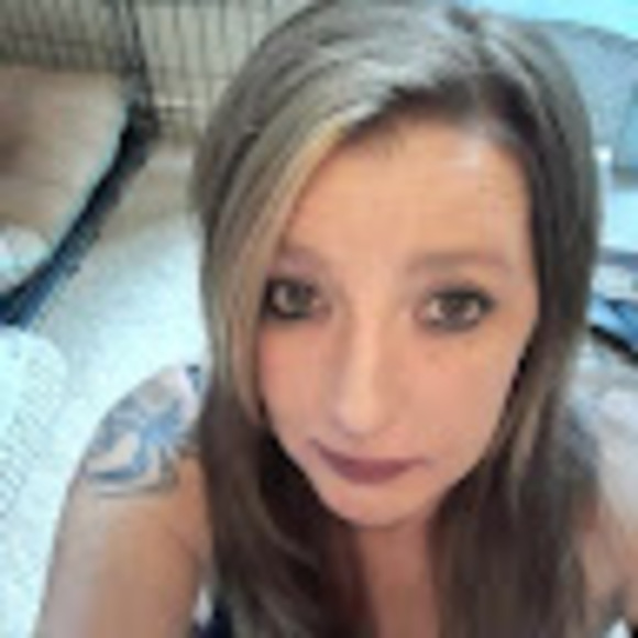 Profile Picture of Pamela Bierbaum (@pbierbaum69) on Poshmark