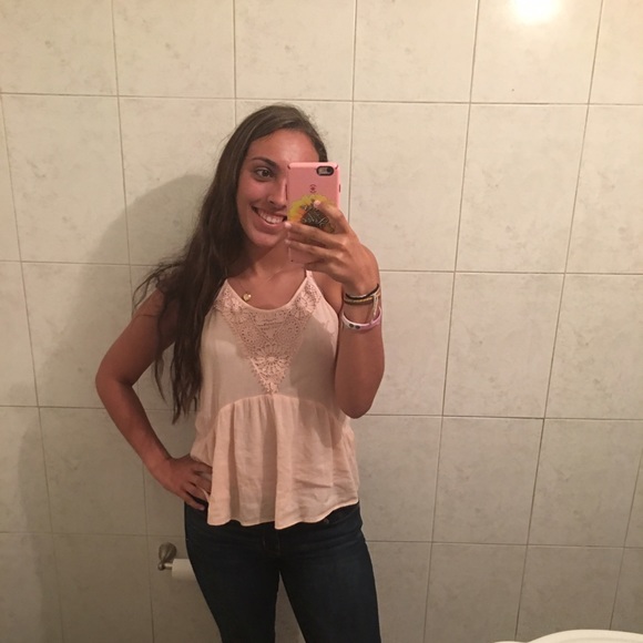 Profile Picture of Isabella Pesce (@isabella_pesce) on Poshmark