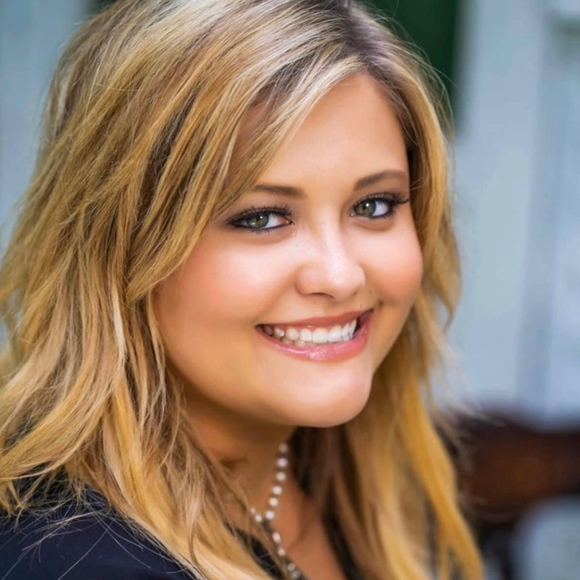 Profile Picture of Summer Patterson (@summerbrooke1) on Poshmark