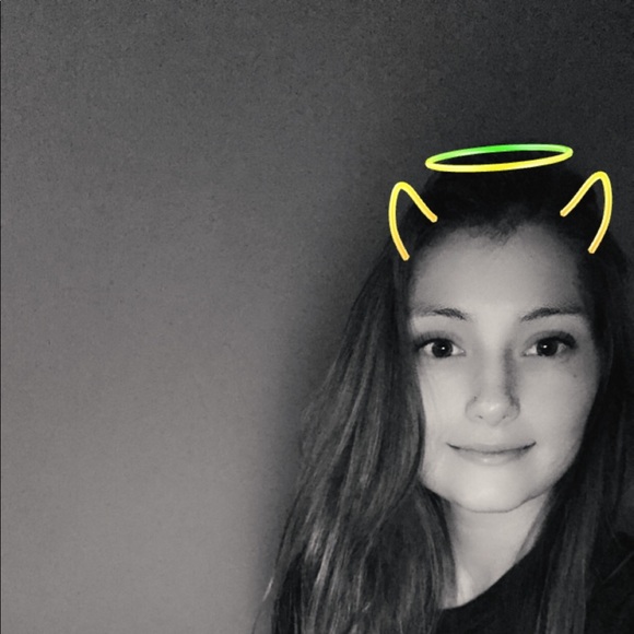 Profile Picture of Harmony Linebrink (@hlinebrink) on Poshmark