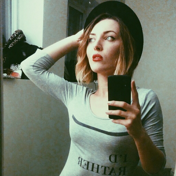 Profile Picture of Alice Mckay (@heyyalice) on Poshmark