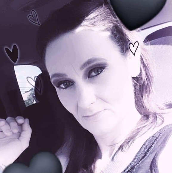 Profile Picture of Amanda Adkins (@amandaadkins785) on Poshmark