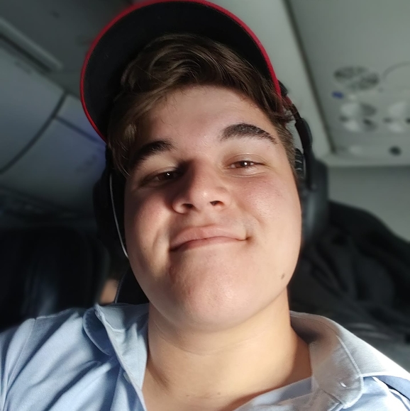 Profile Picture of Daniel Larue (@dansephoenix) on Poshmark