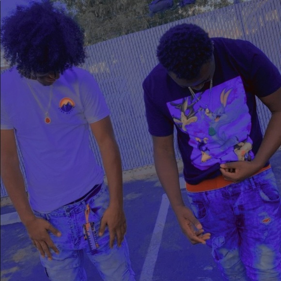 Profile Picture of Kovell W (@kovellw) on Poshmark