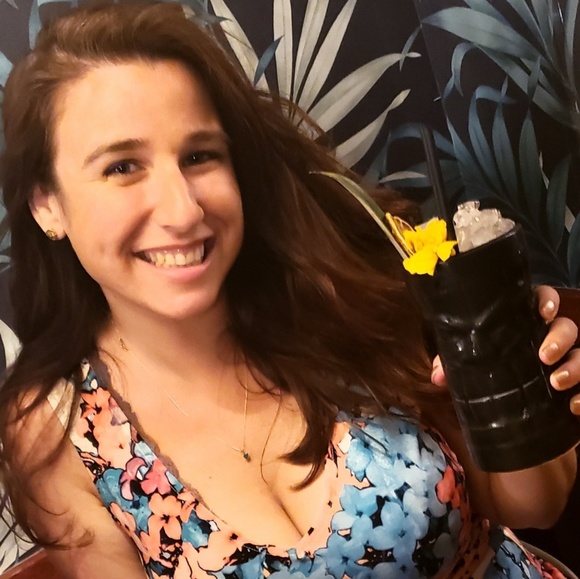 Gabrielle Nussbaum - Poshmark Profile Picture of Gabrielle Nussbaum (@gabibs) on Poshmark