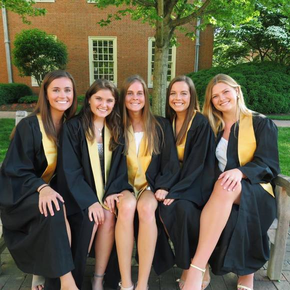 Profile Picture of Devin Munroe (@devmunroe) on Poshmark