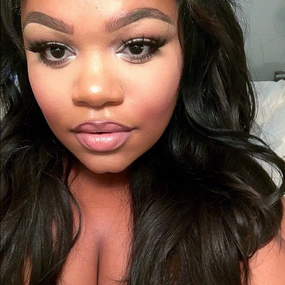 Profile Picture of Alissa Carmichael (@jjewel_) on Poshmark